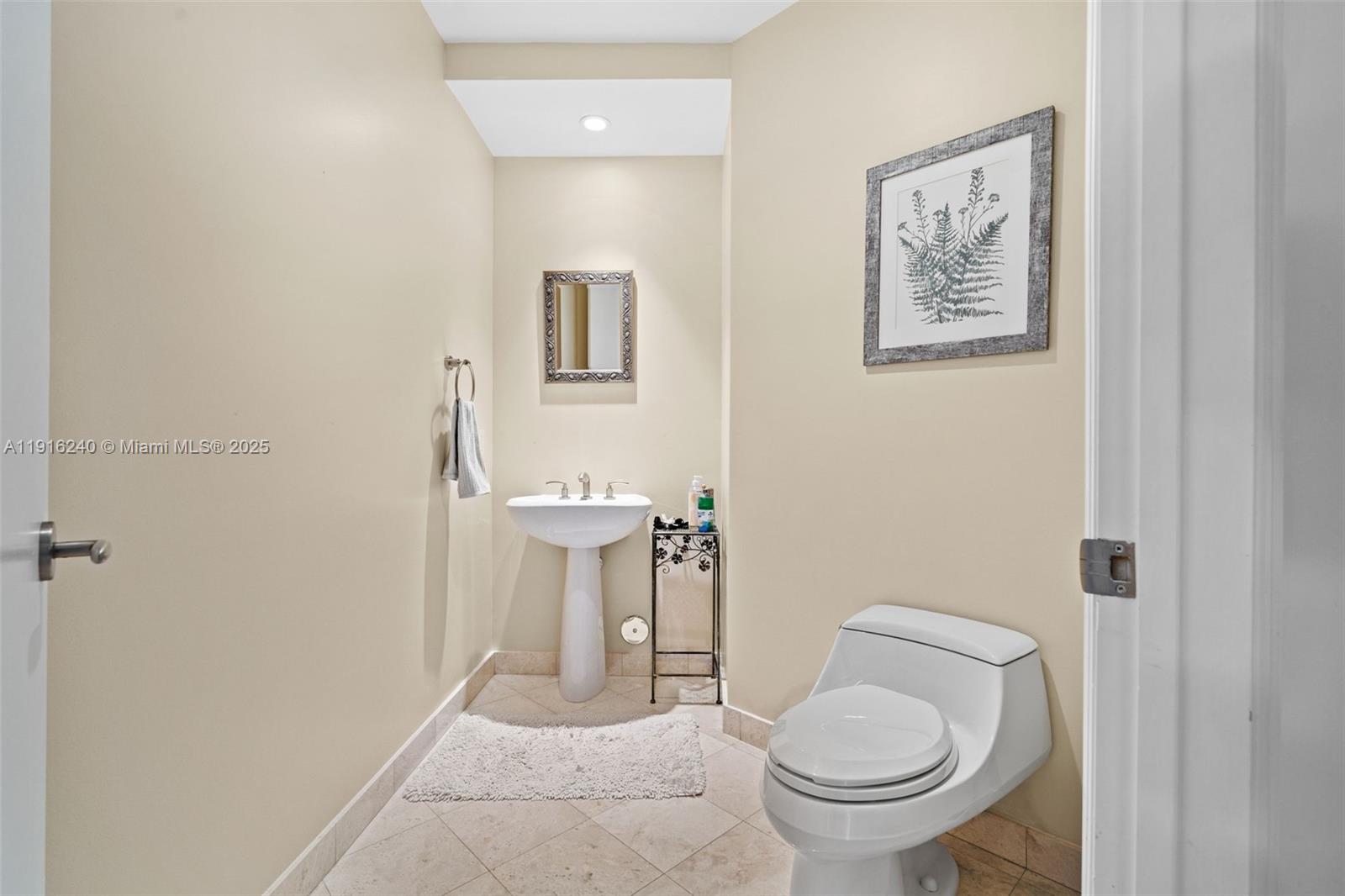 TURNBERRY OCEAN COLONY SO - Residential