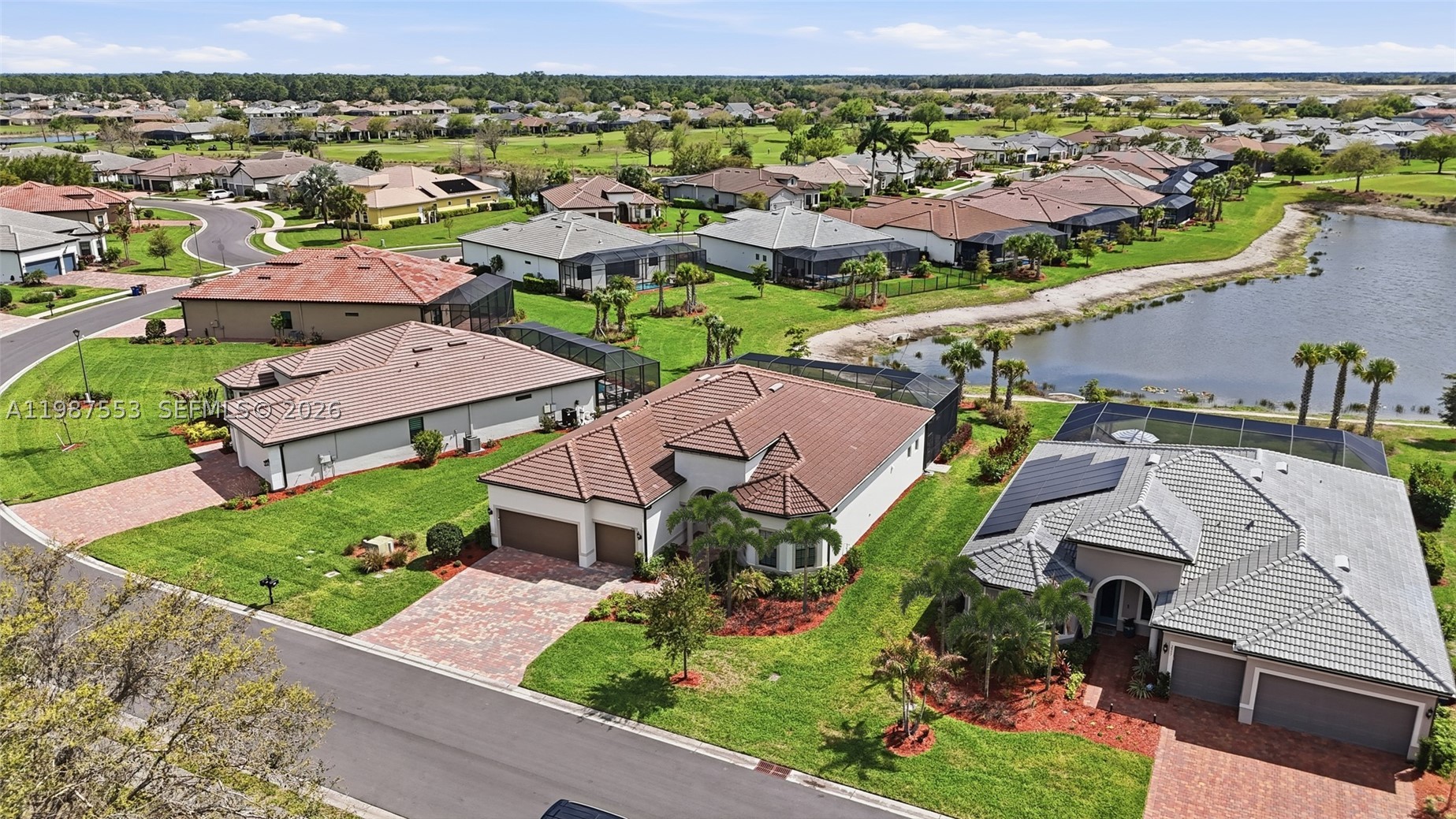 COUNTRY CLUB - Residential