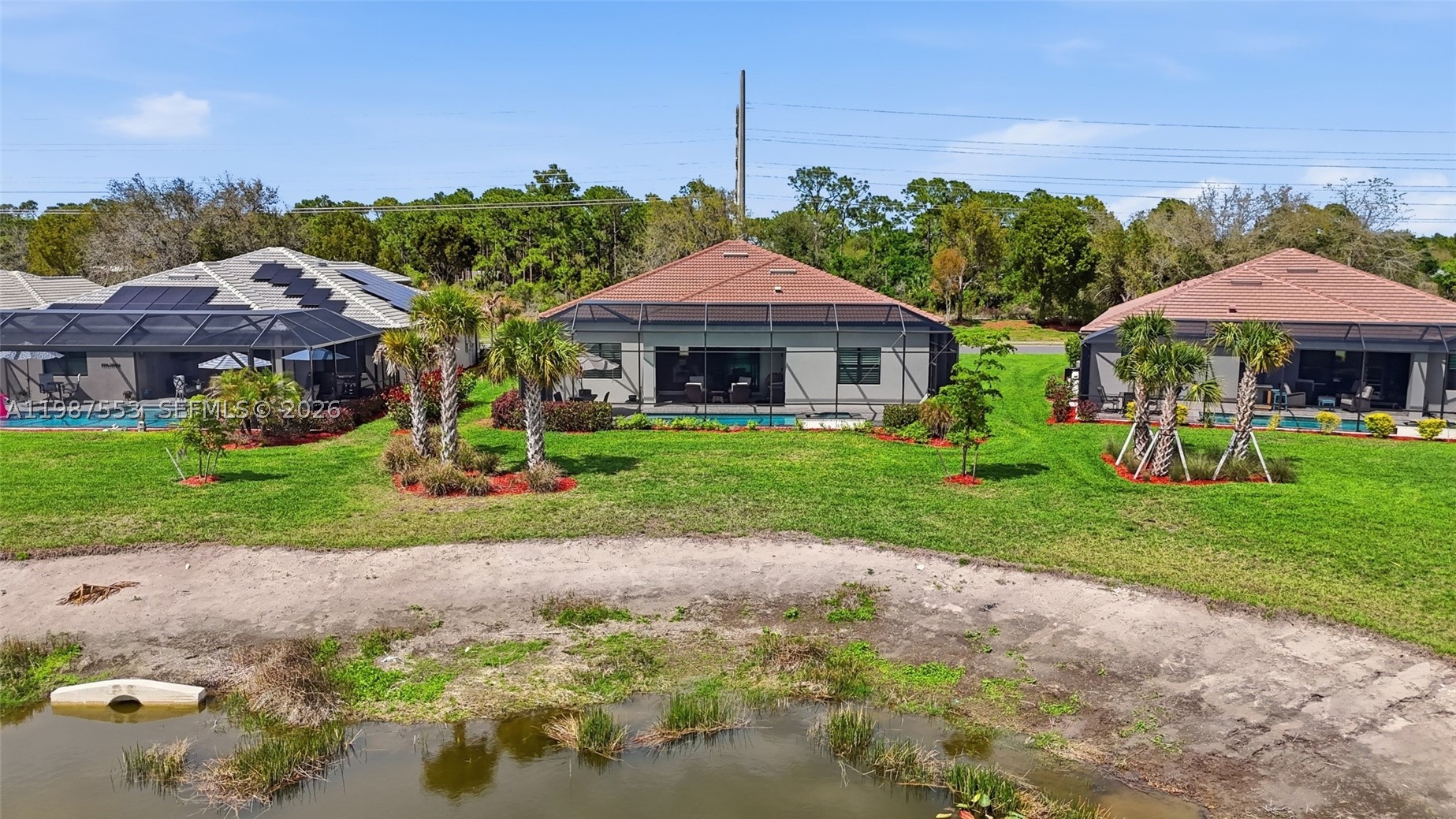 COUNTRY CLUB - Residential