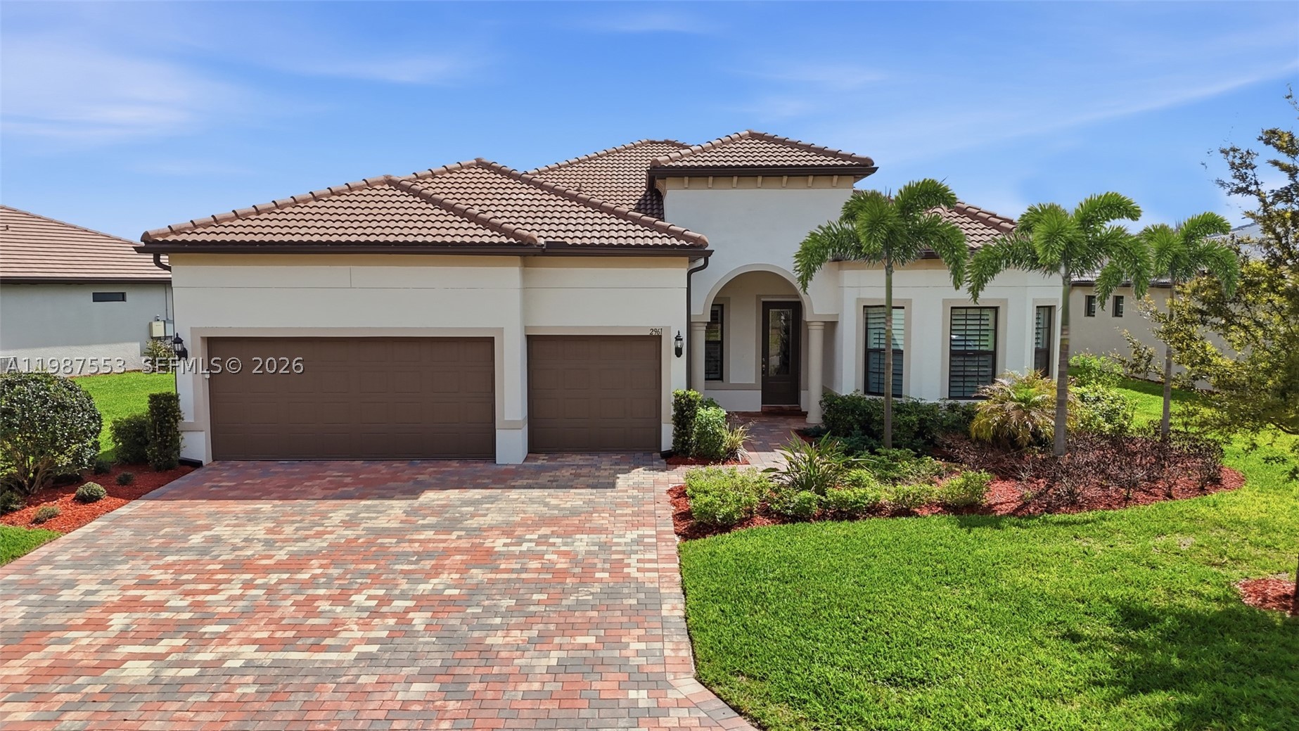 COUNTRY CLUB - Residential