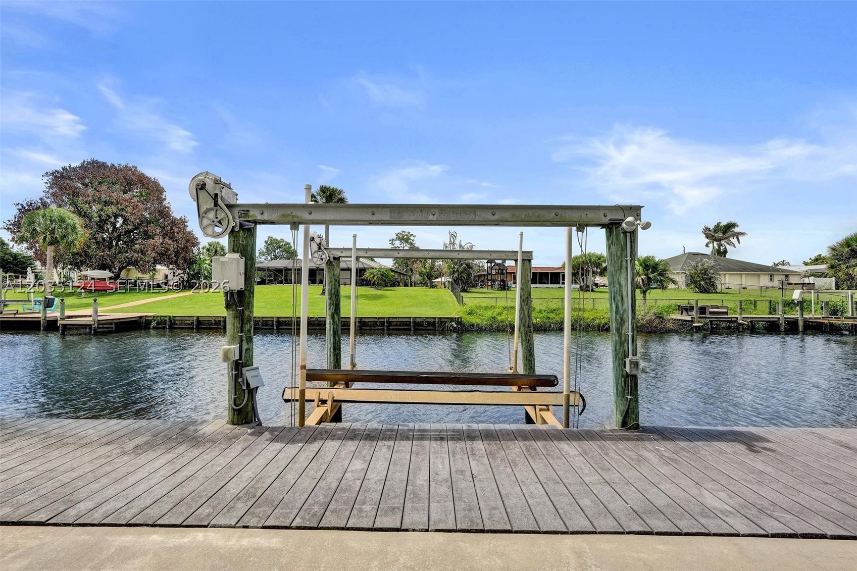 WATERFRONT 25MIN OCEAN - Residential