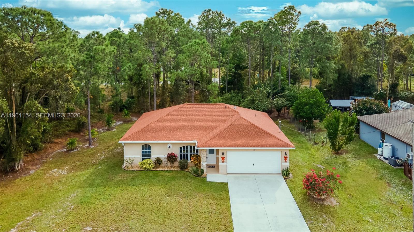 MIRROR LAKES - Residential