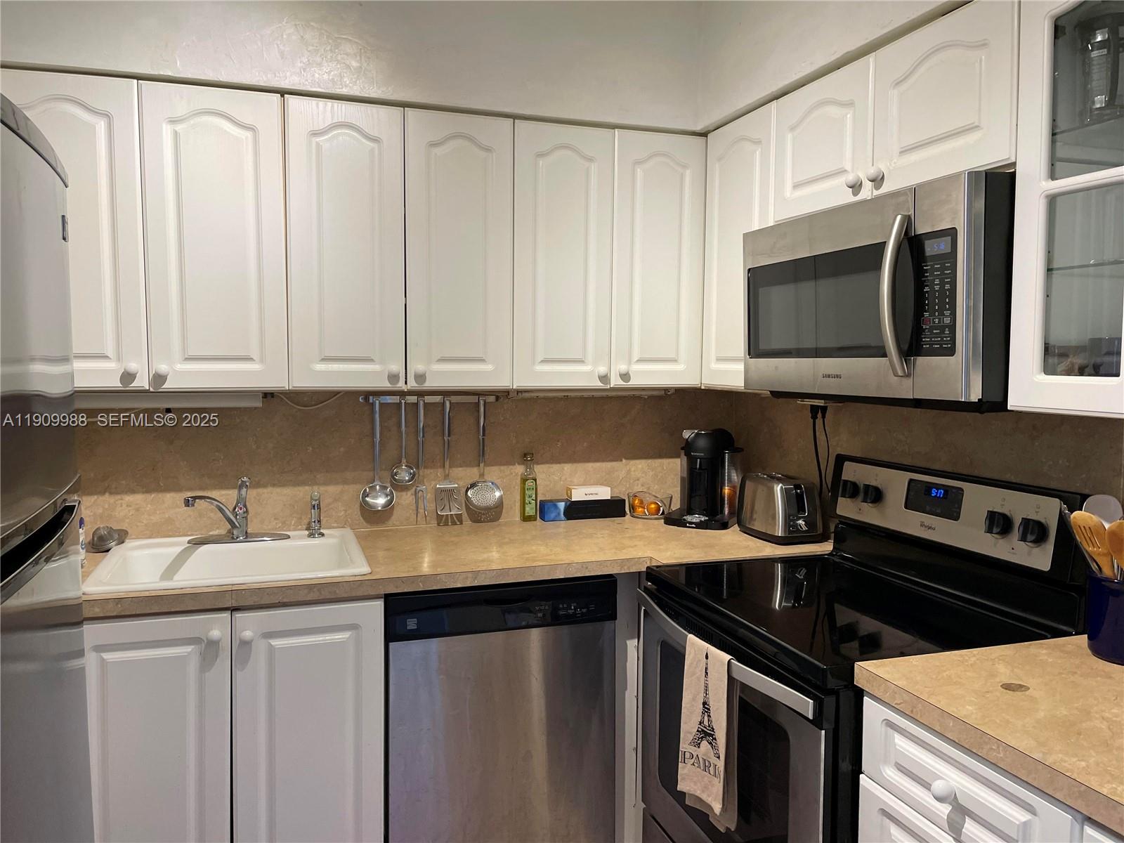 PARKVIEW POINT CONDO - Residential Lease