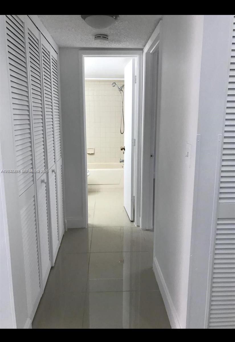 LAKESHORE AT UNIVERSITY P - Residential