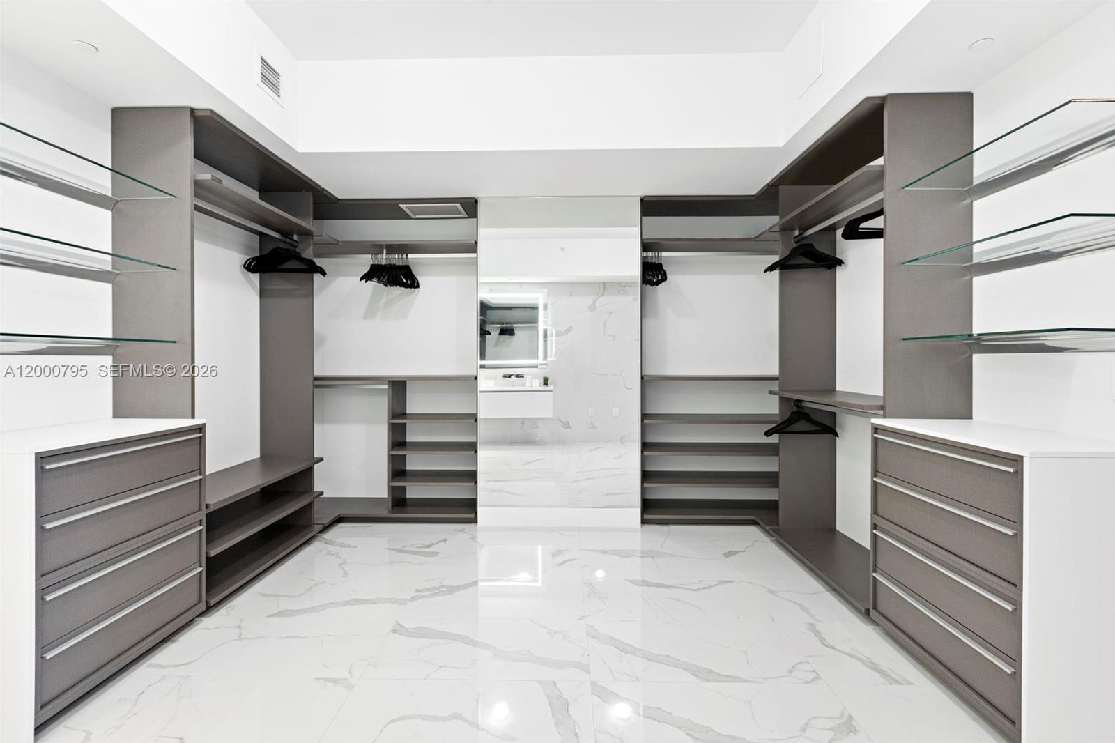 PRIVE CONDO - Residential