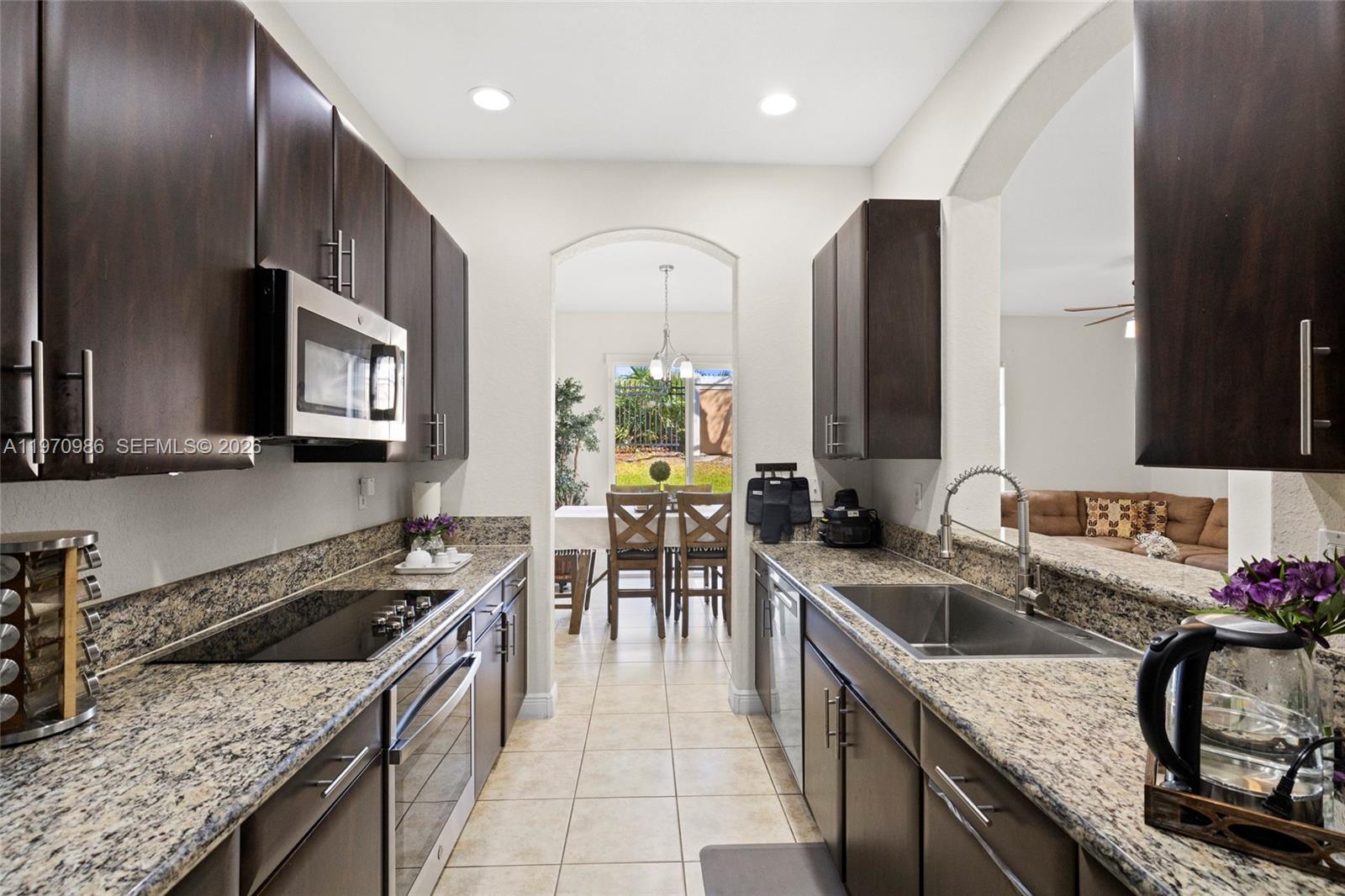 HILLSBORO ASSOCIATES PLAT - Residential