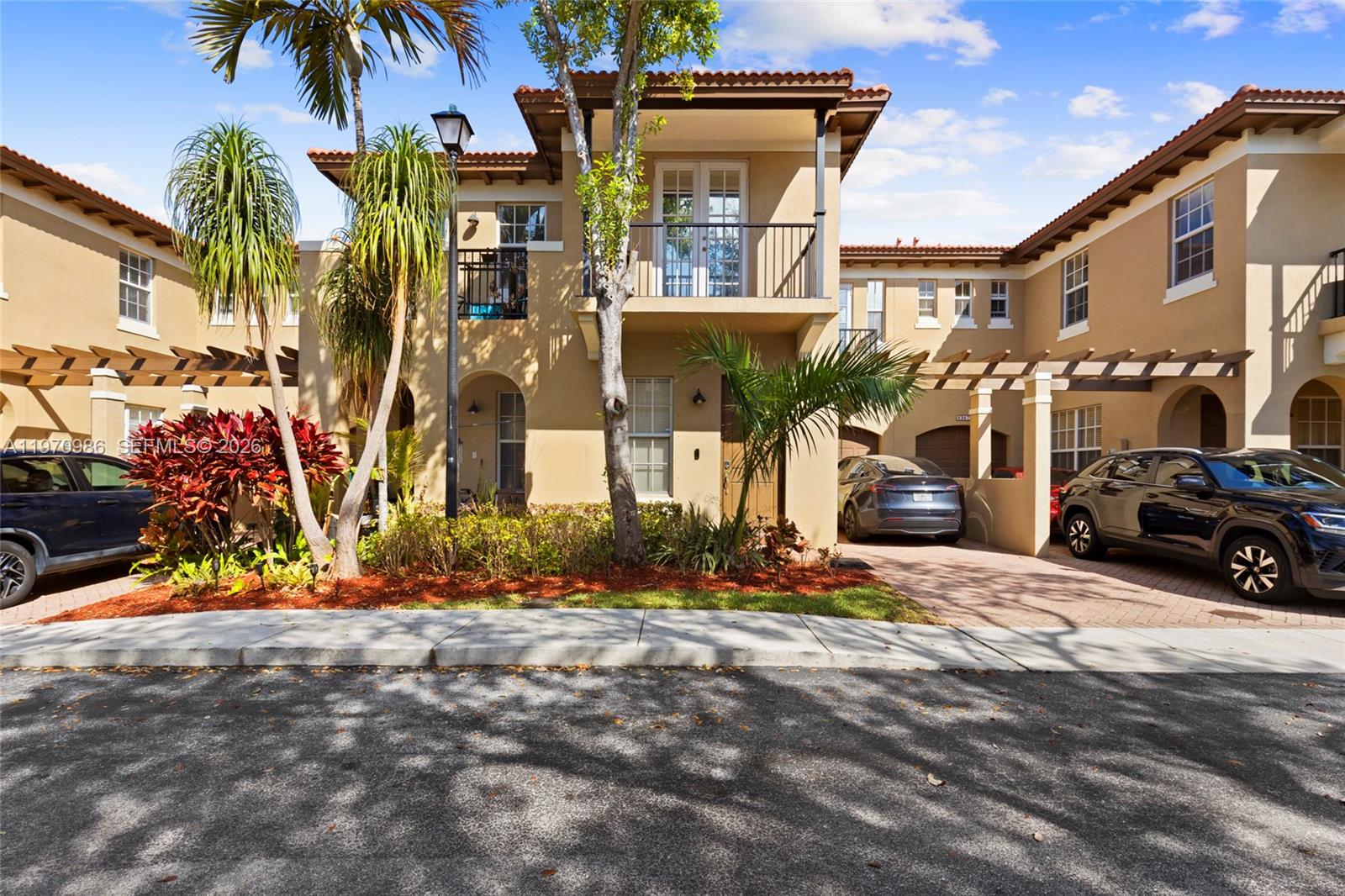 HILLSBORO ASSOCIATES PLAT - Residential