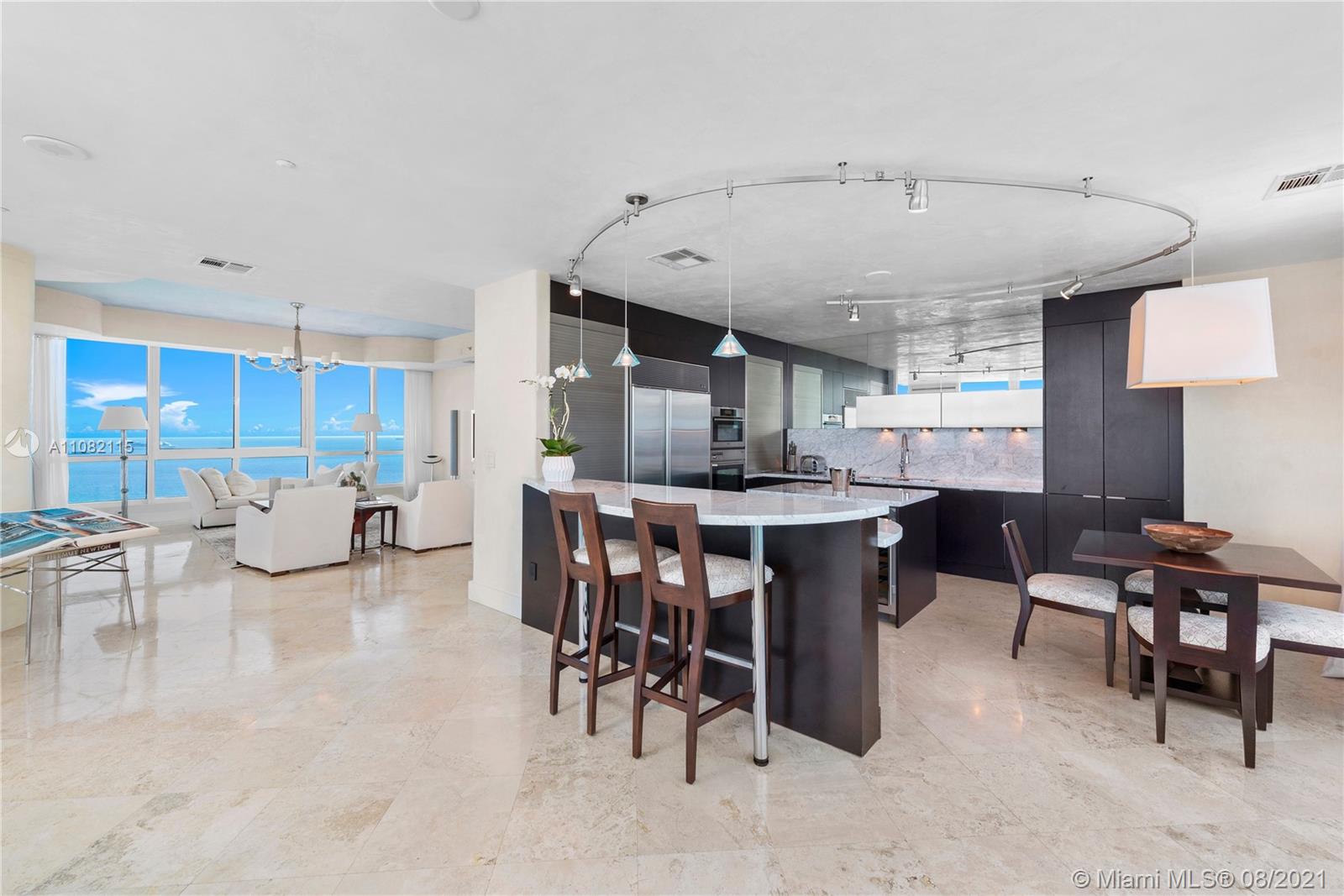 CONTINUUM ON SOUTH BEACH - Residential