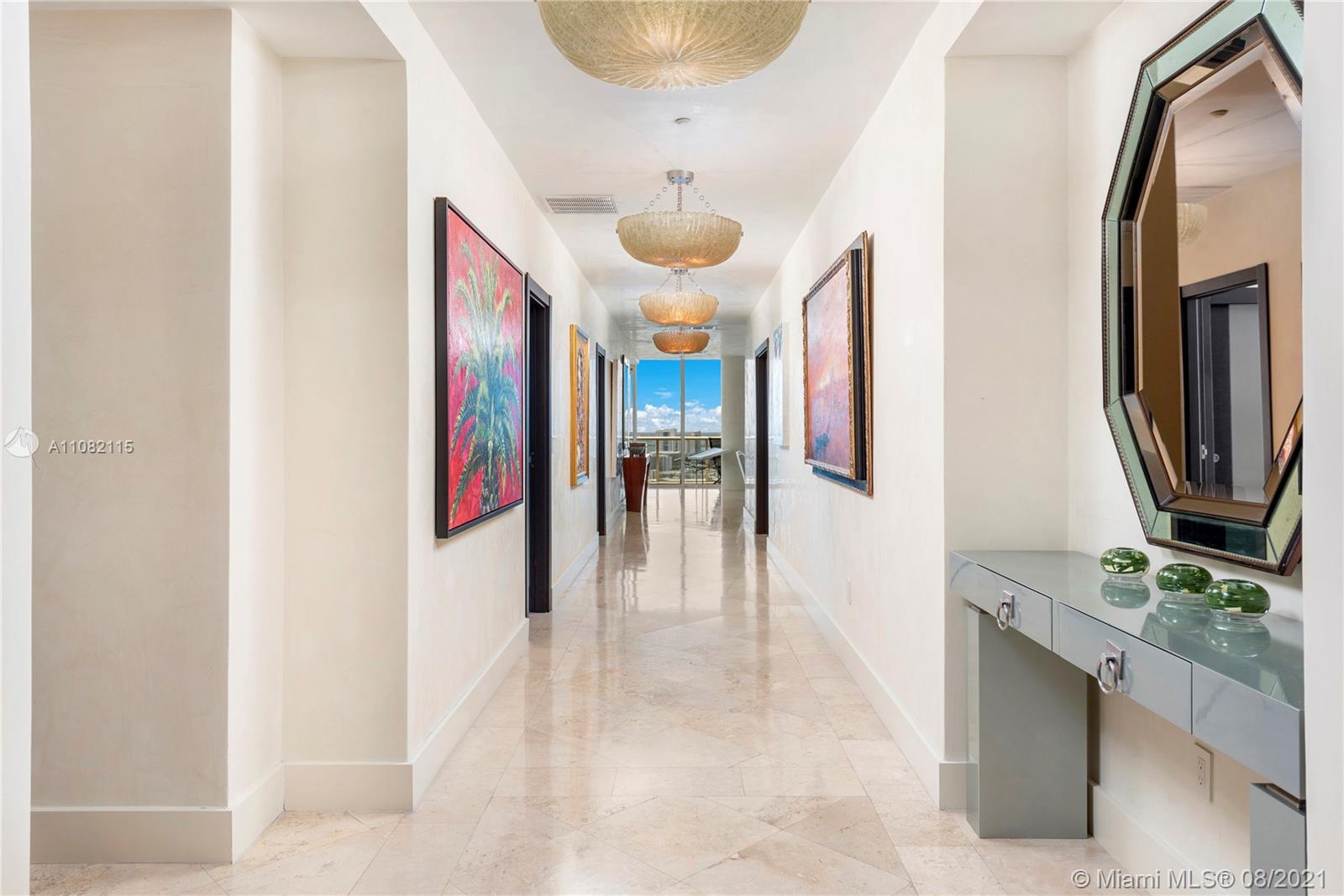CONTINUUM ON SOUTH BEACH - Residential