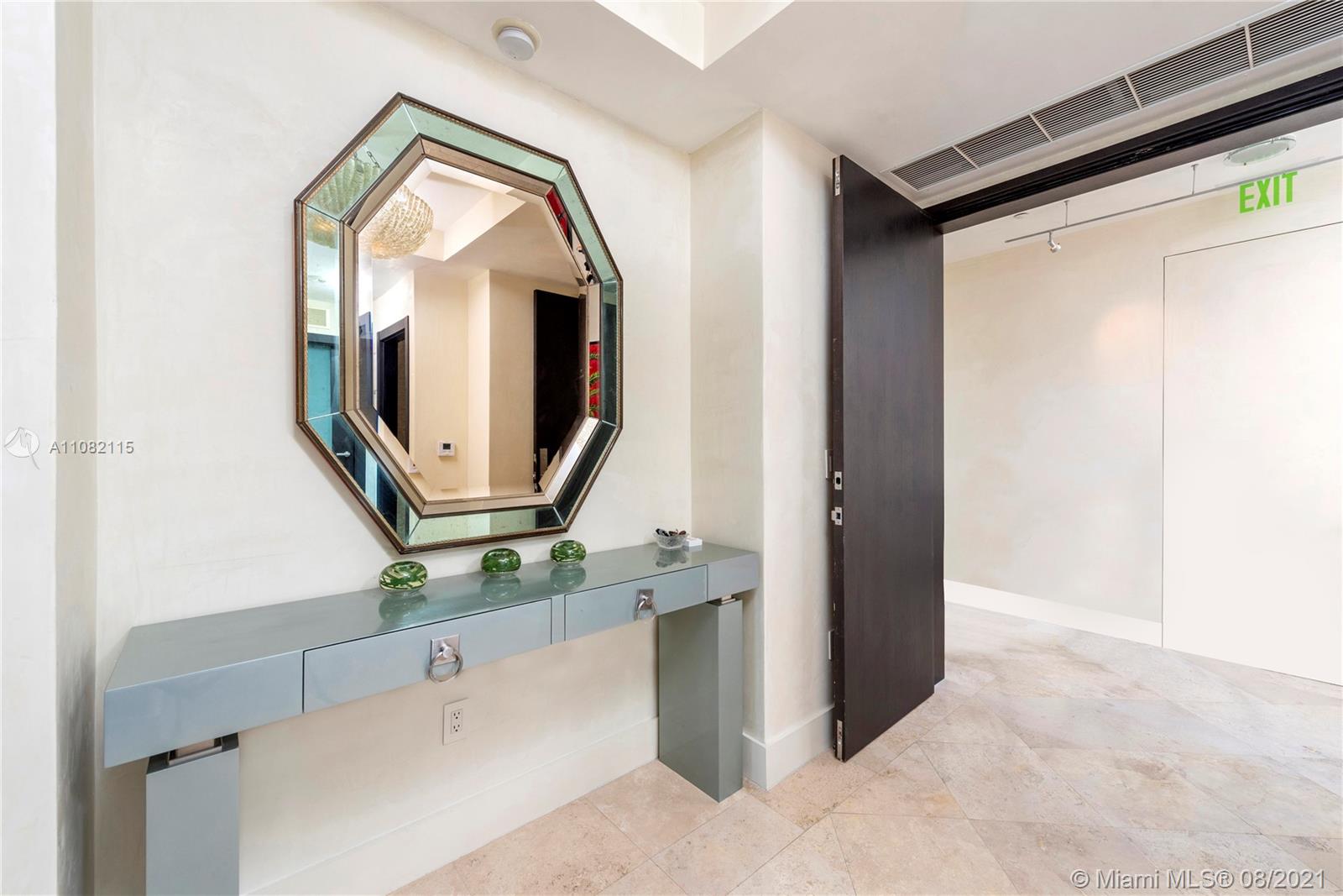CONTINUUM ON SOUTH BEACH - Residential