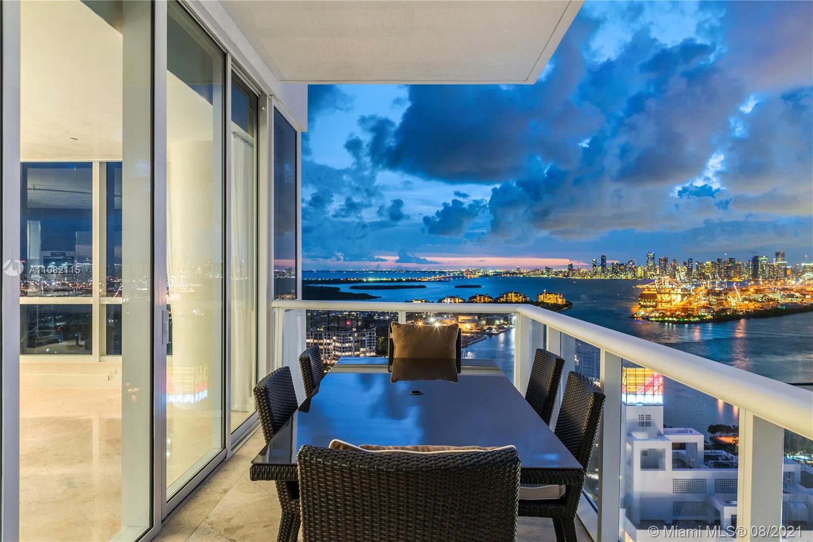 CONTINUUM ON SOUTH BEACH - Residential