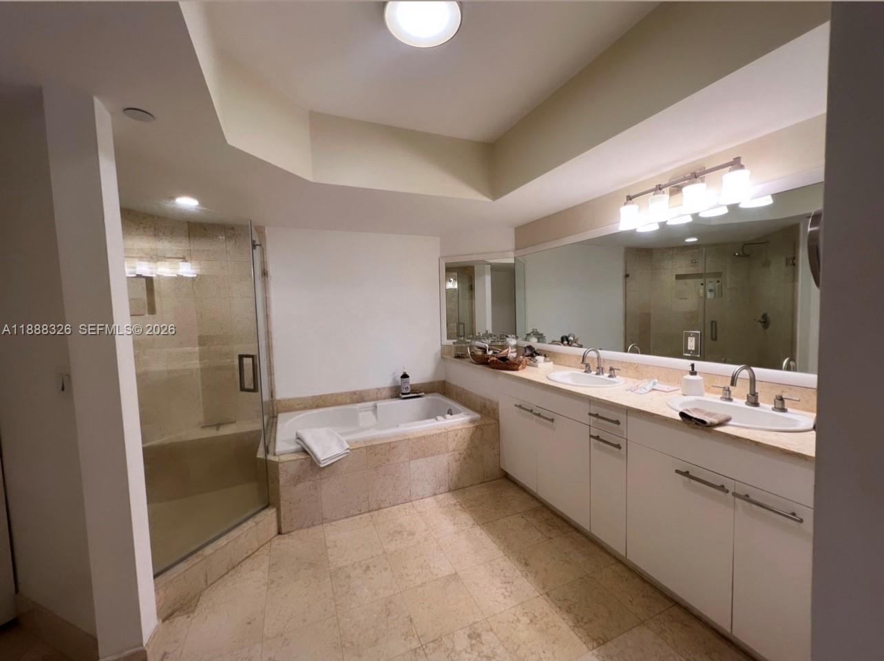 SOUTH TOWER AT THE POINT - Residential