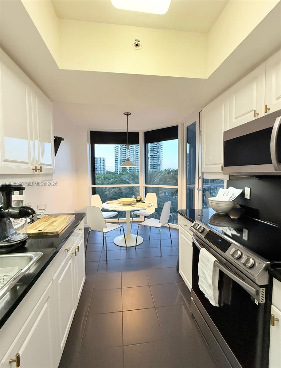 SOUTH TOWER AT THE POINT - Residential