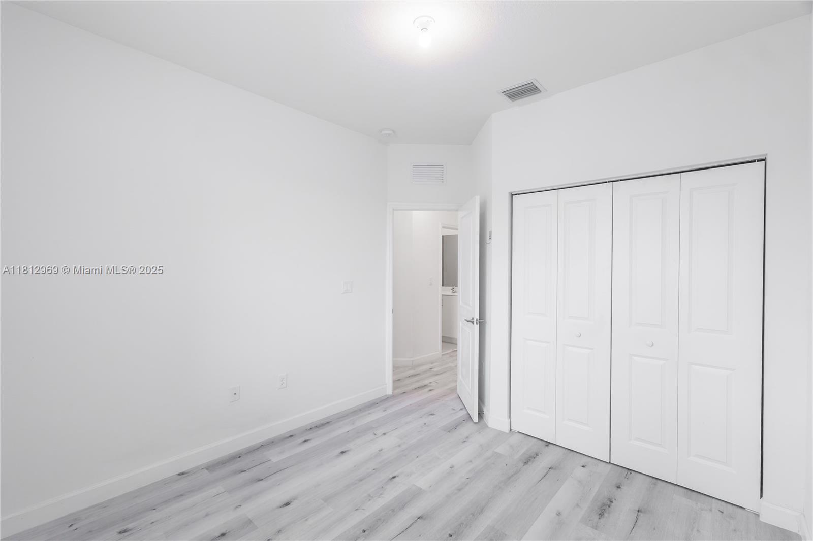 PINE ISLE PINE VISTA - Residential Lease
