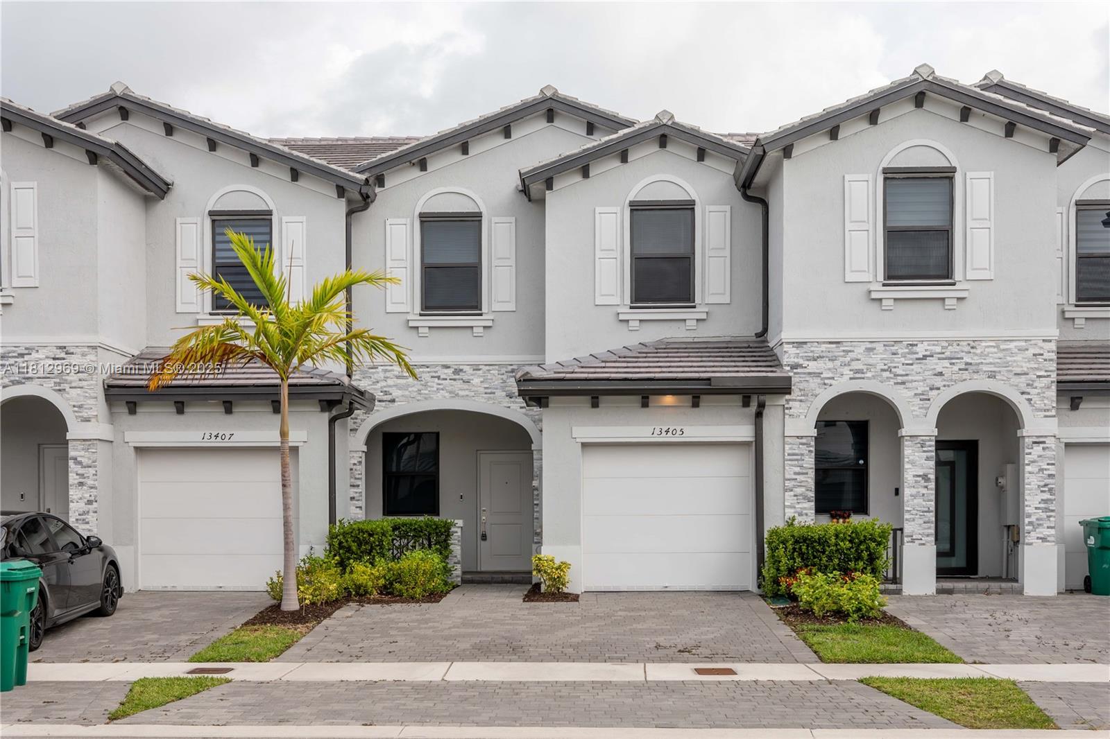 PINE ISLE PINE VISTA - Residential Lease