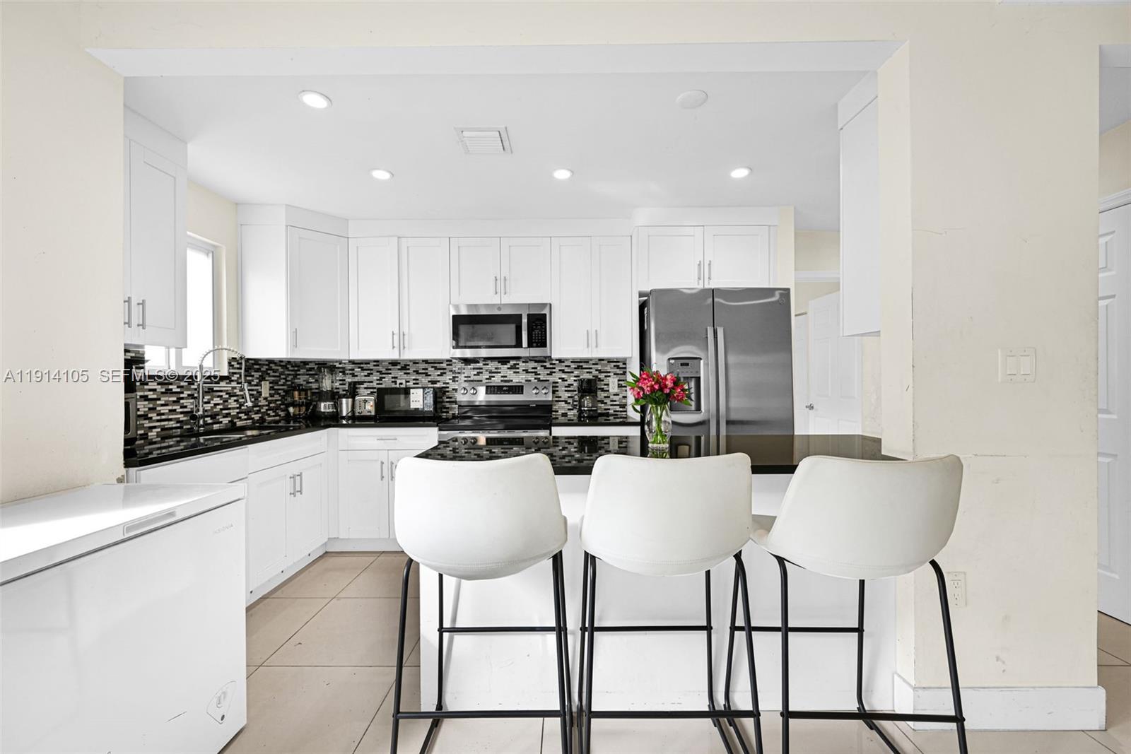 VITRAN AT NARANJA ESTATES - Residential