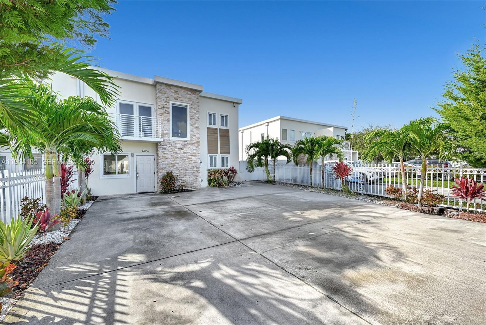 VITRAN AT NARANJA ESTATES - Residential