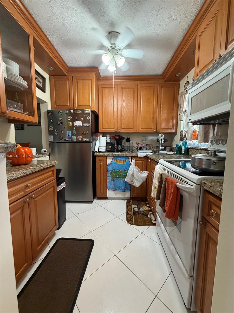 SUNRISE LAKES 90 CONDO - Residential