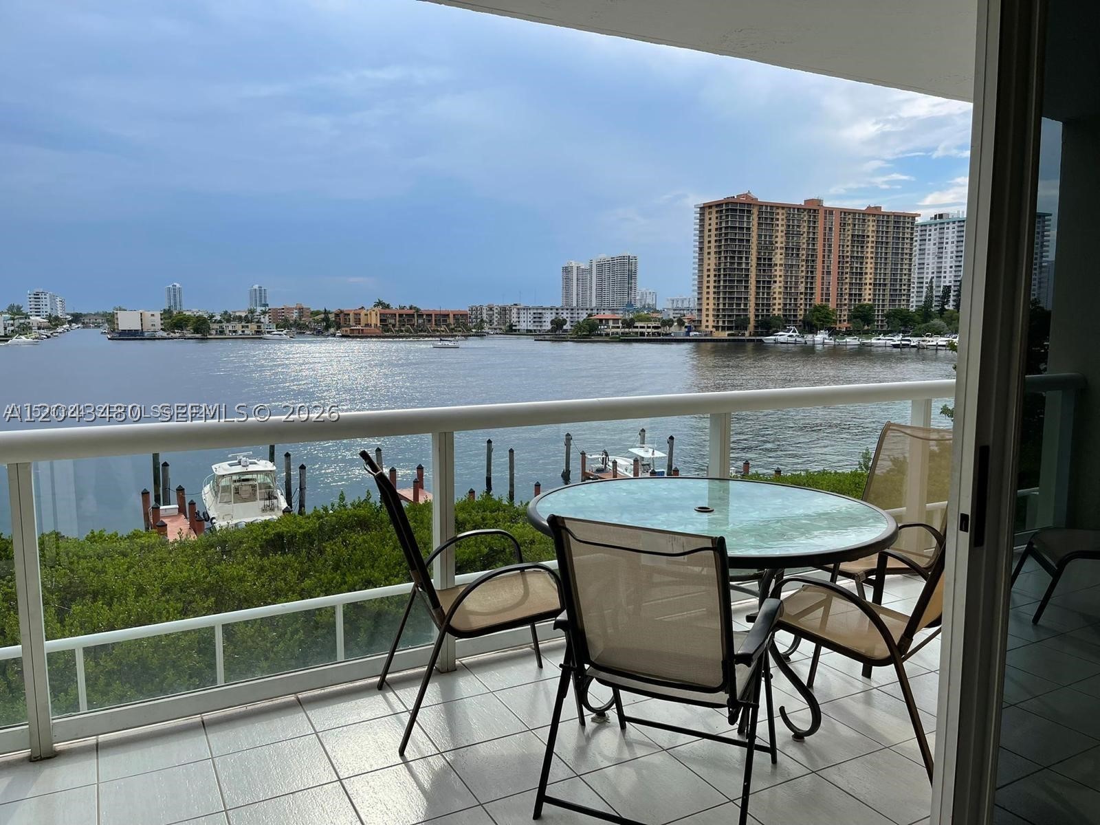 GOLDEN BAY CLUB CONDO - Residential Lease