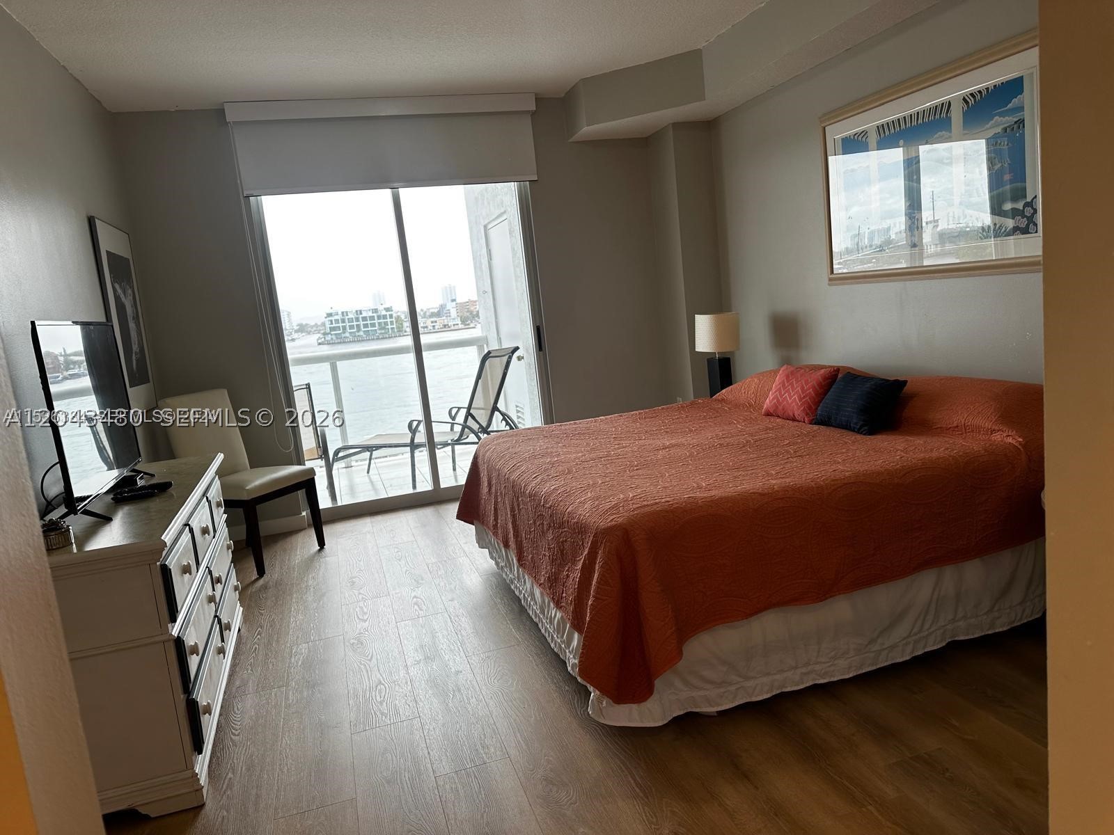 GOLDEN BAY CLUB CONDO - Residential Lease