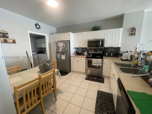 GOLDEN BAY CLUB CONDO - Residential Lease
