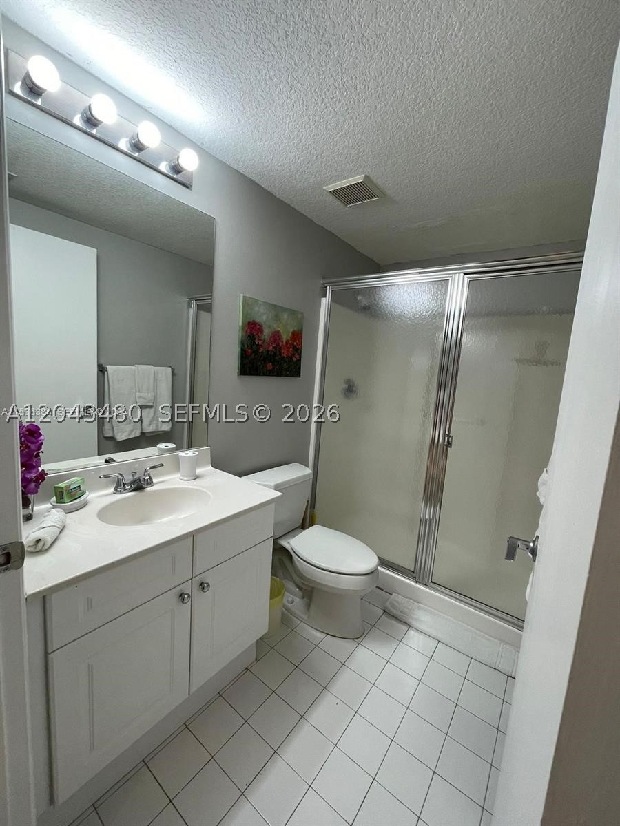 GOLDEN BAY CLUB CONDO - Residential Lease
