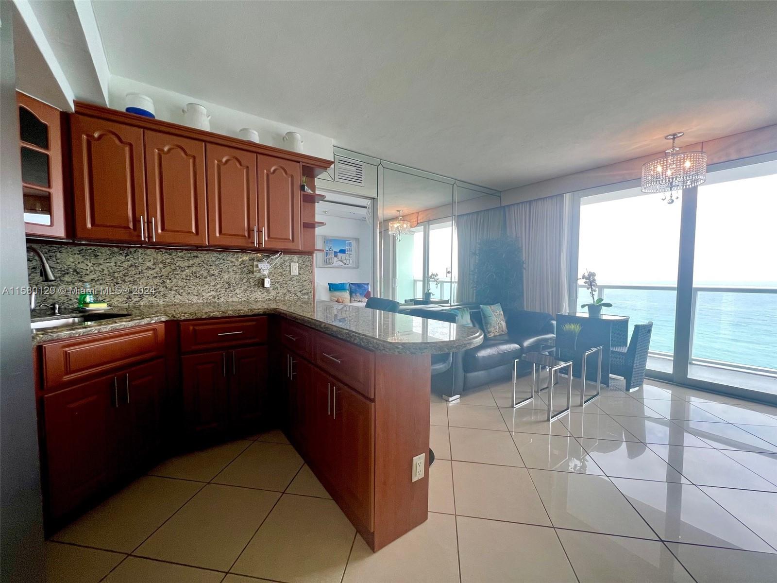 THE AVENTURA BEACH CLUB CO - Residential