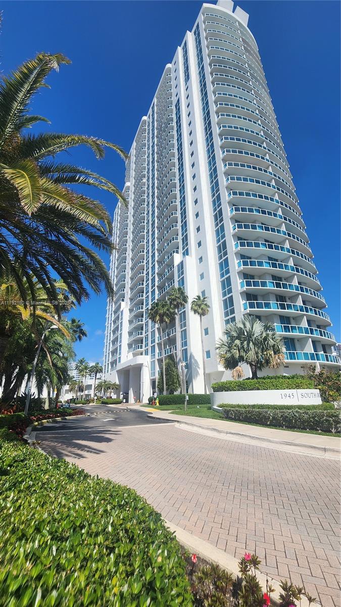OCEAN MARINE YACHT CLUB C - Residential Lease