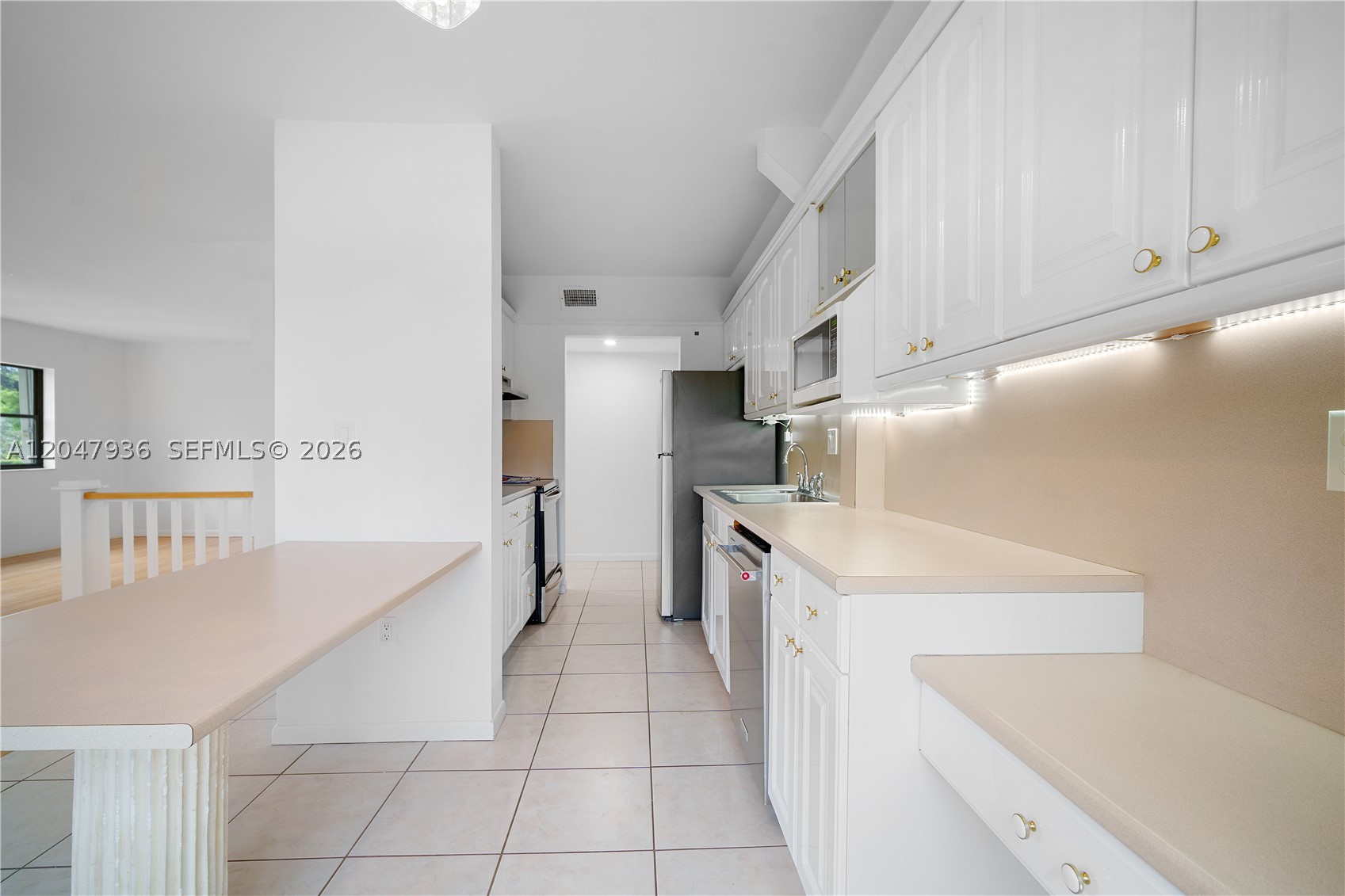 BAPTIST TOWERS CONDO - Residential