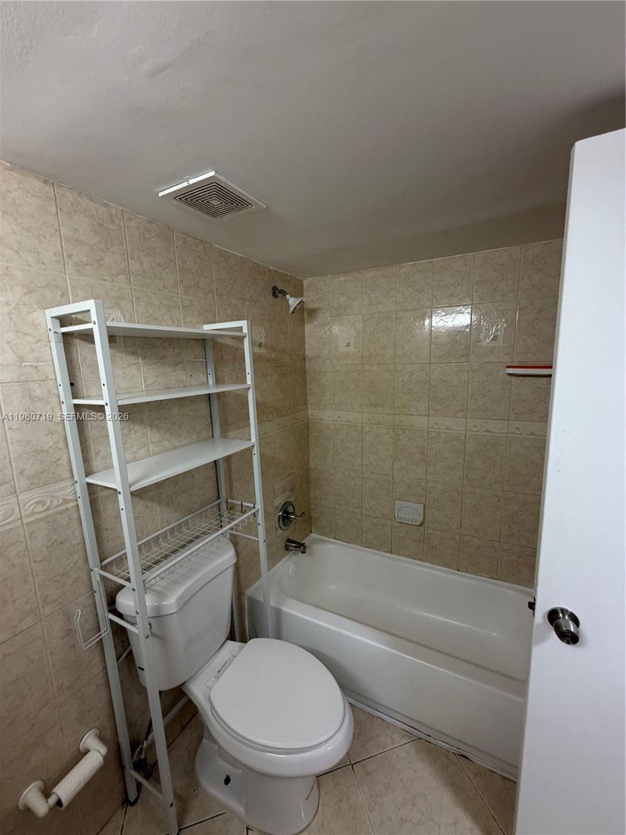 NORTH BAY VILLAS CONDO - Residential Lease