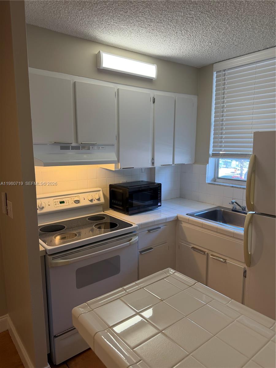 NORTH BAY VILLAS CONDO - Residential Lease
