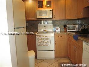 THE ROYAL CLUB CONDO - Residential Lease