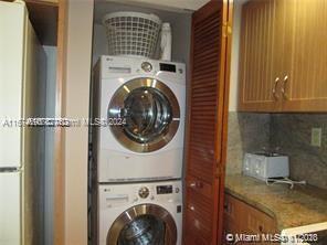 THE ROYAL CLUB CONDO - Residential Lease