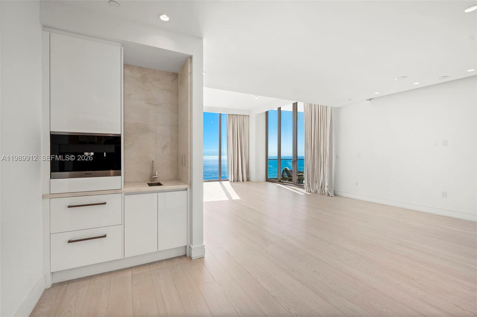 NORTH BISCAYNE BEACH AMEN - Residential