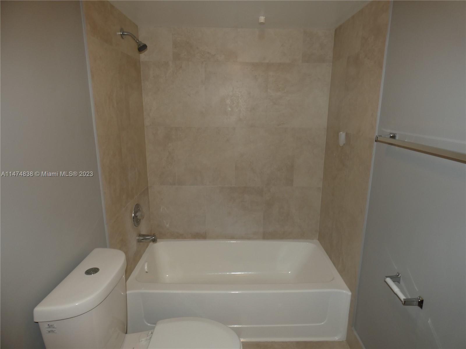 LAKEVIEW CLUB CONDO - Residential Lease