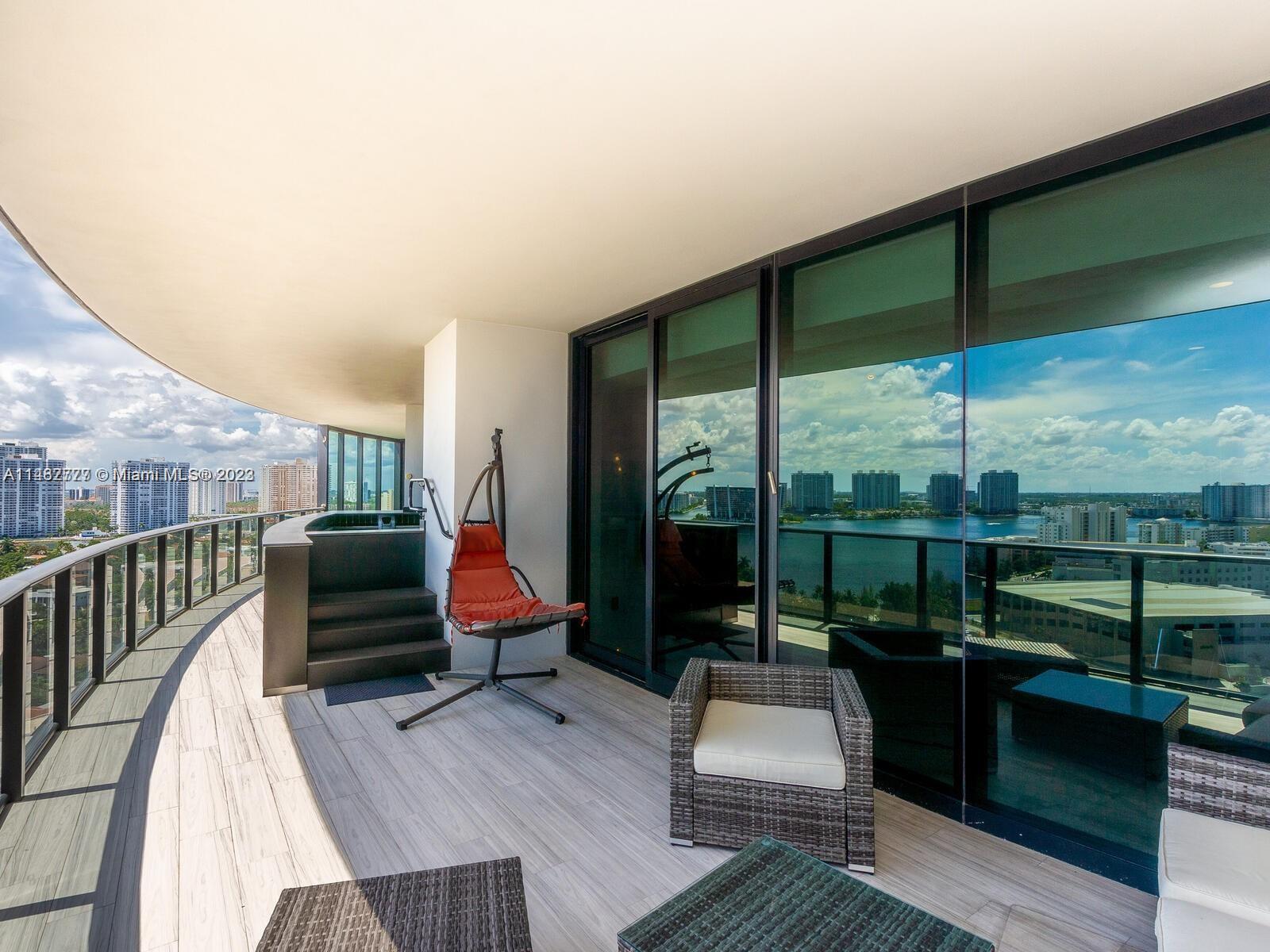 18555 COLLINS AVENUE COND - Residential