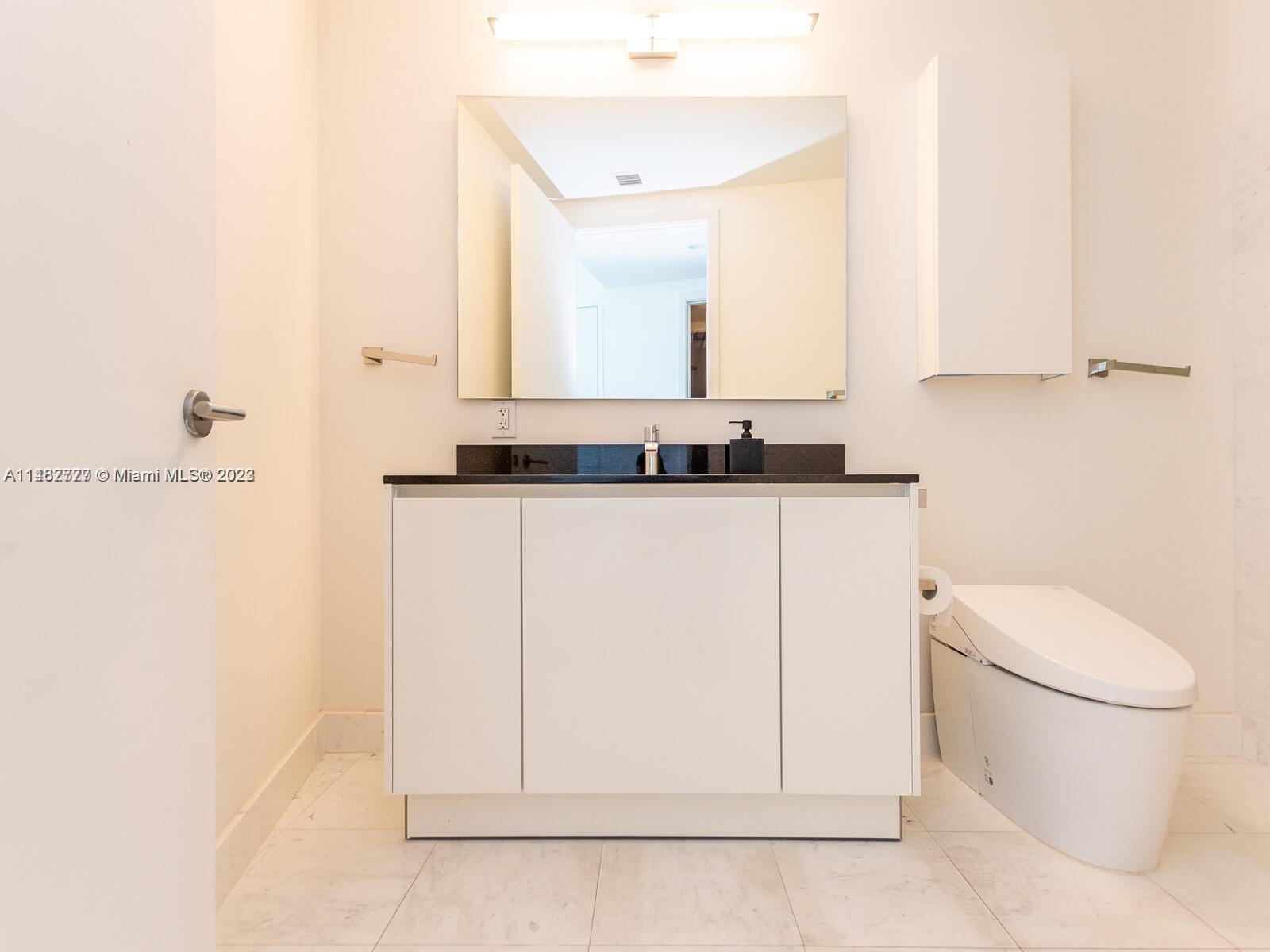 18555 COLLINS AVENUE COND - Residential