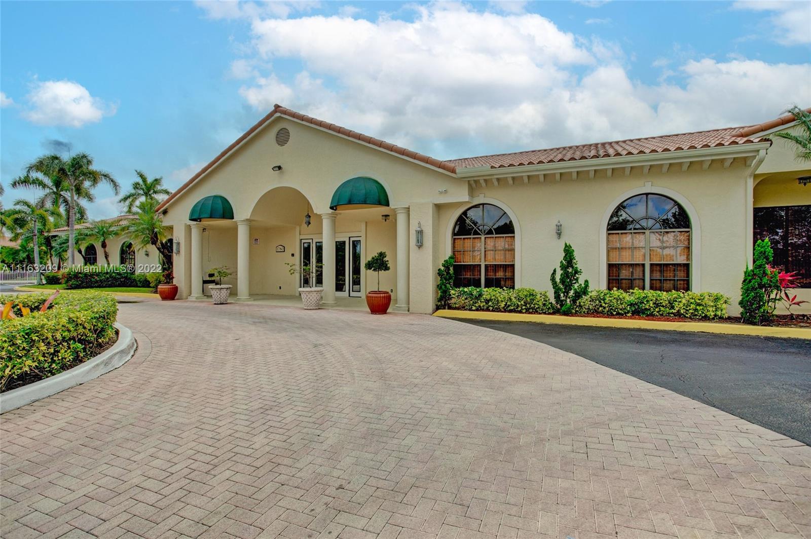 PALM BEACH PLACE CONDO - Residential