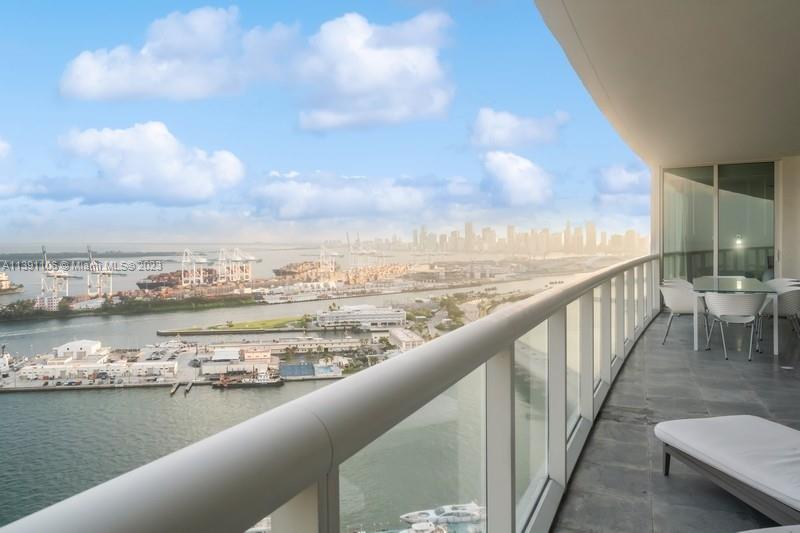 ICON CONDO - Residential