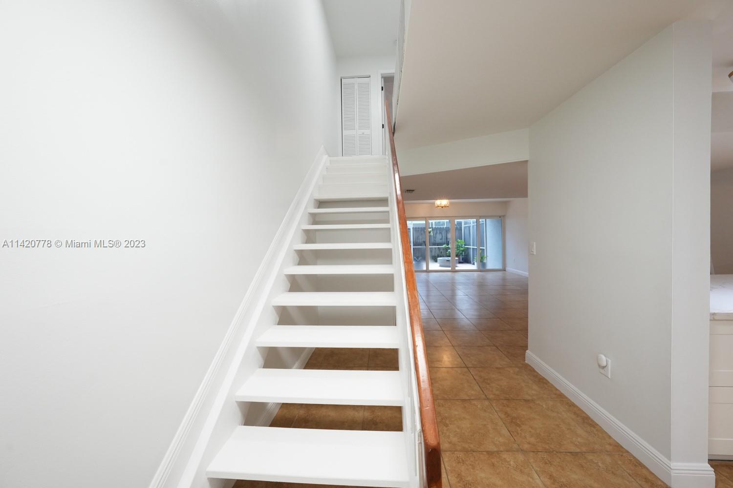 PEMBROKE LAKES SECTION SE - Residential Lease