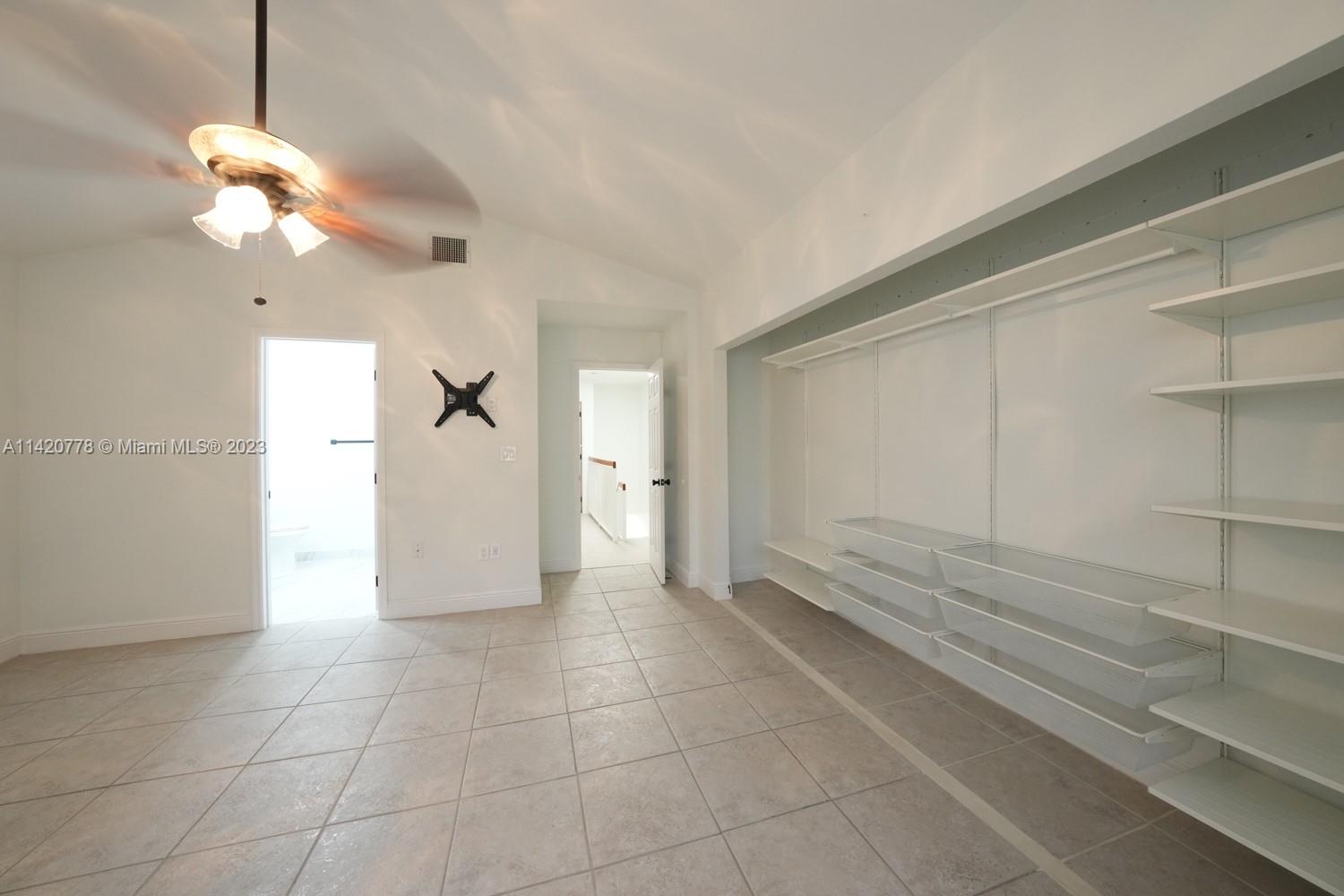 PEMBROKE LAKES SECTION SE - Residential Lease