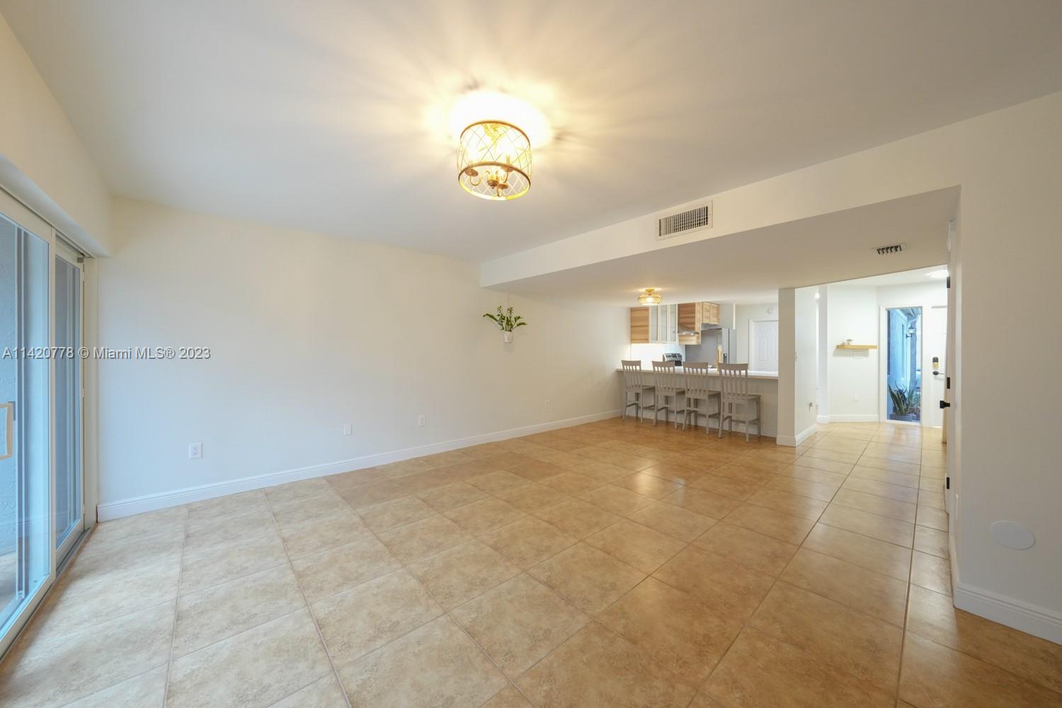 PEMBROKE LAKES SECTION SE - Residential Lease