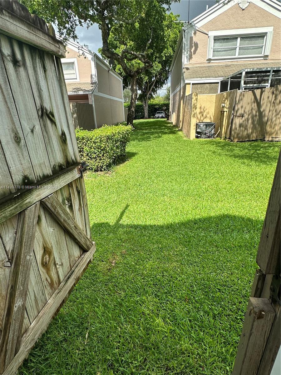 PEMBROKE LAKES SECTION SE - Residential Lease