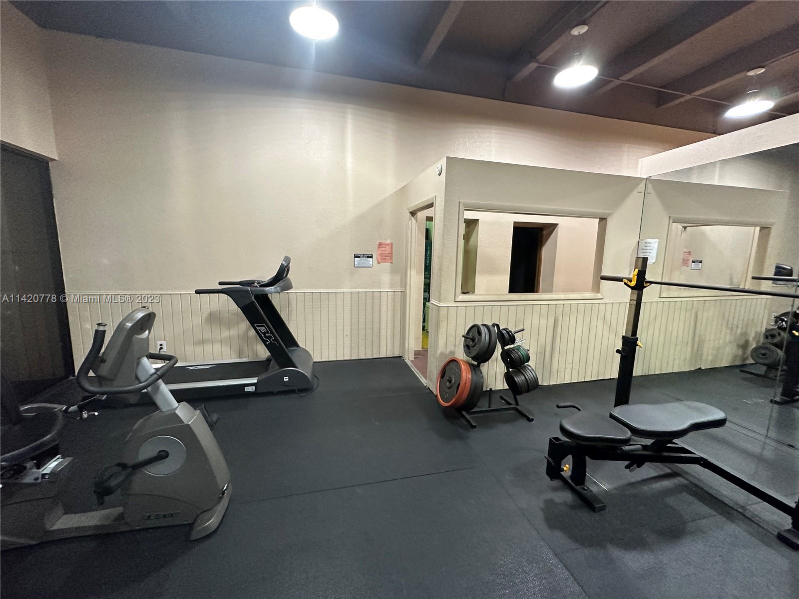 PEMBROKE LAKES SECTION SE - Residential Lease