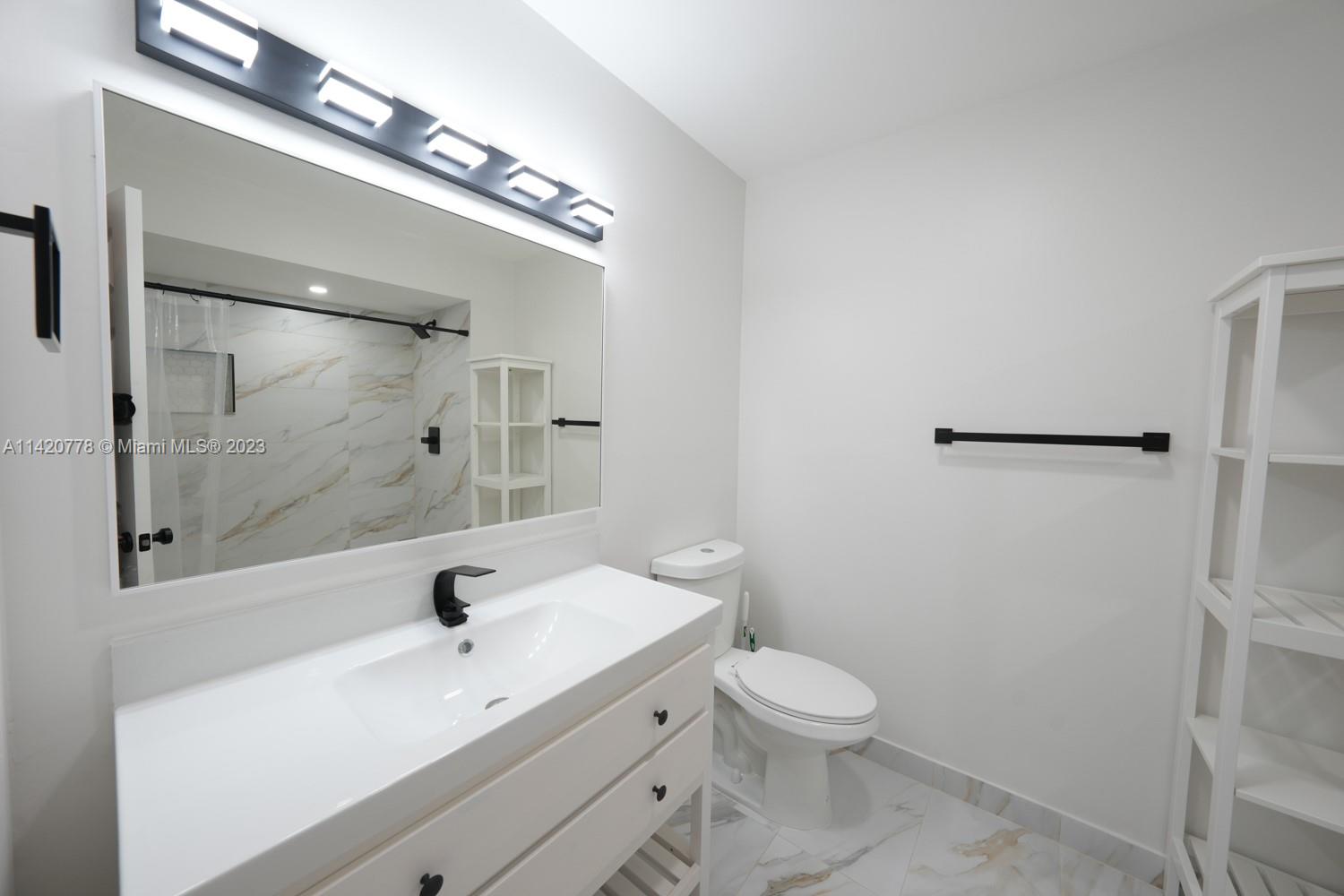 PEMBROKE LAKES SECTION SE - Residential Lease