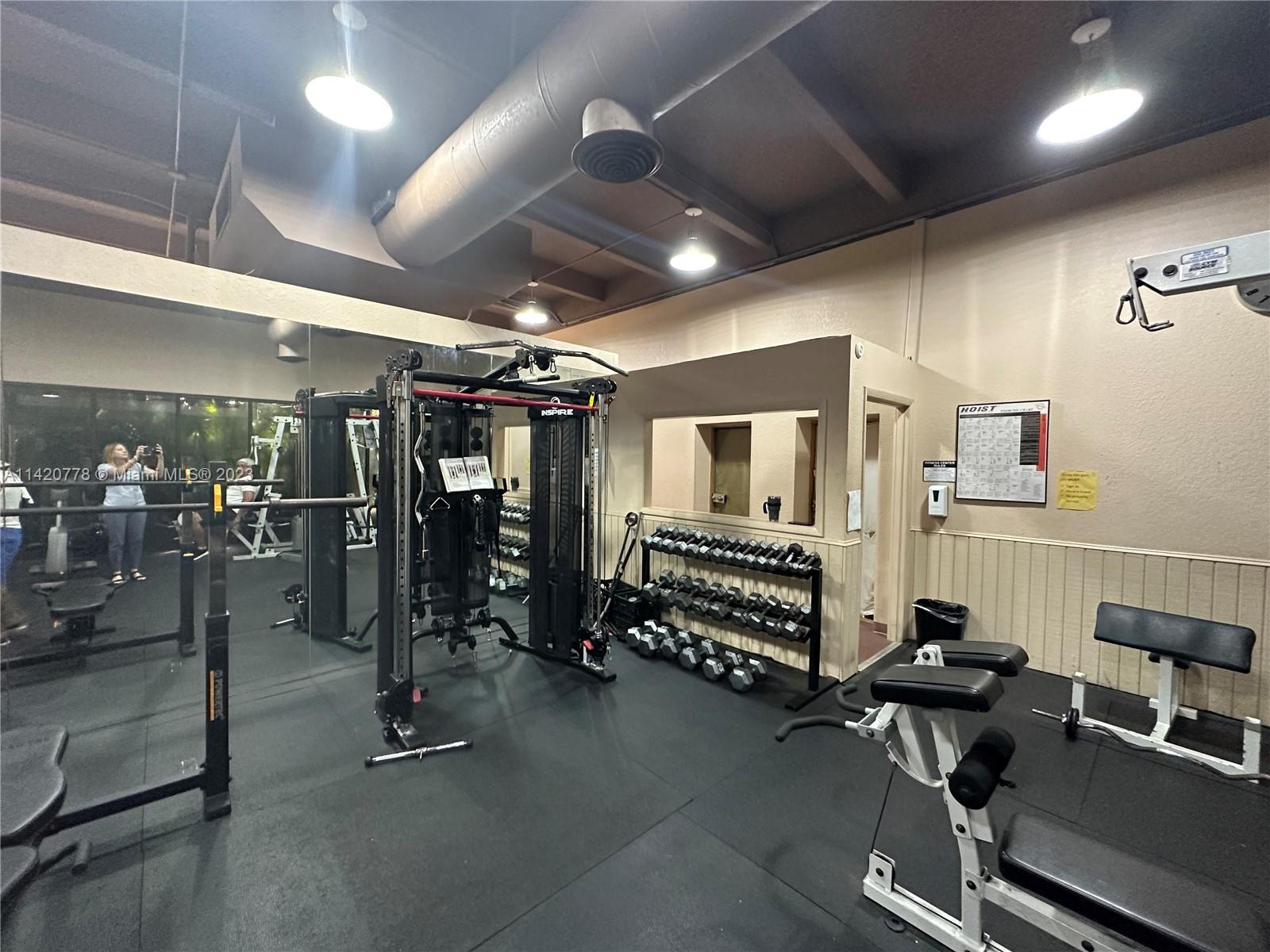 PEMBROKE LAKES SECTION SE - Residential Lease