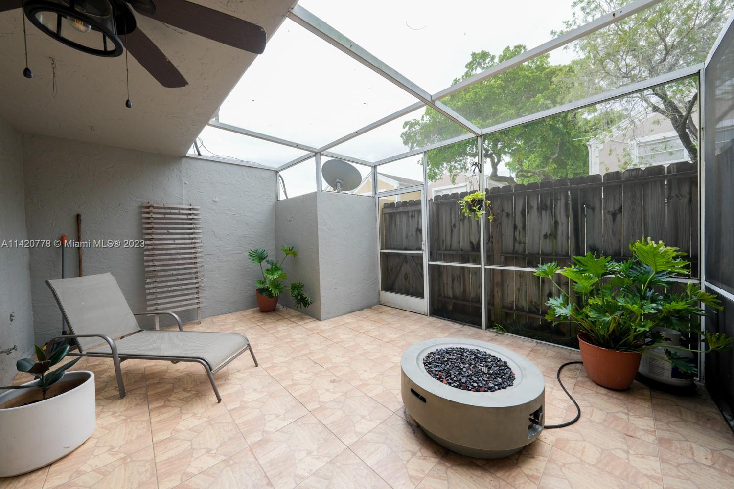 PEMBROKE LAKES SECTION SE - Residential Lease