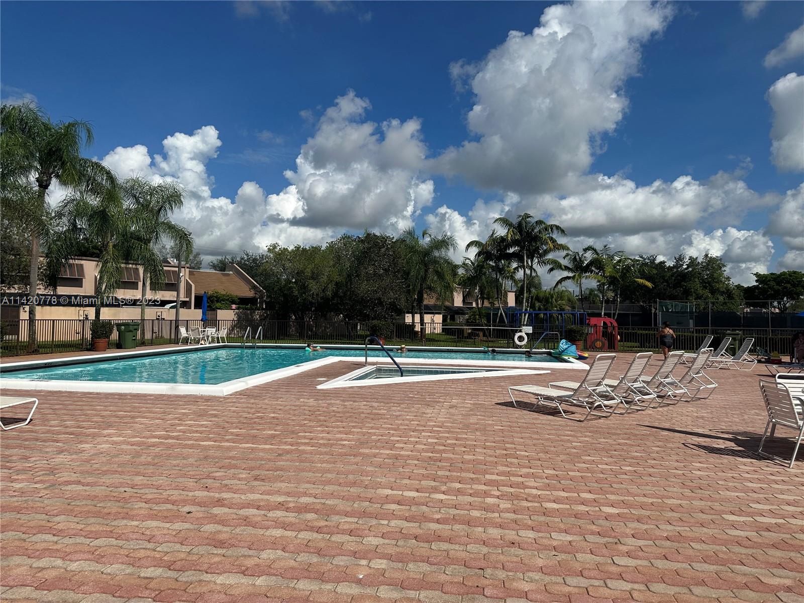 PEMBROKE LAKES SECTION SE - Residential Lease