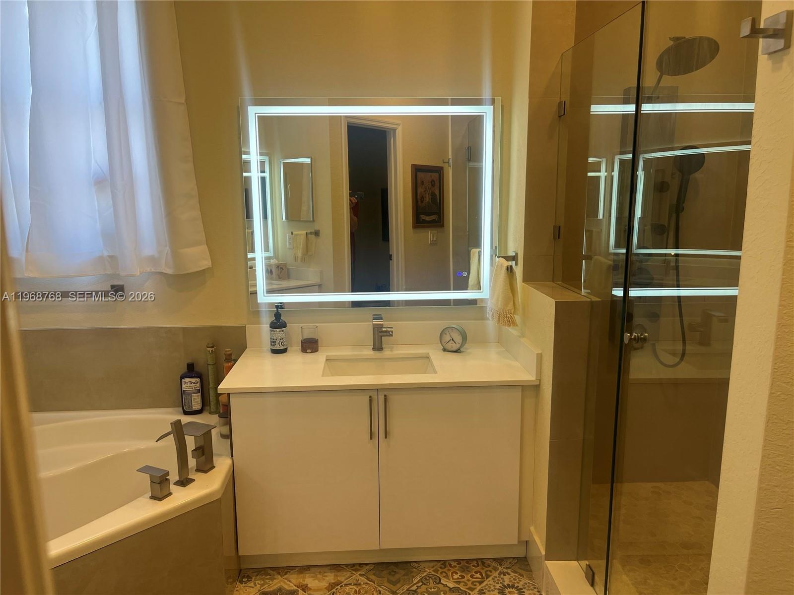 DORAL ISLES NORTH SEC ONE - Residential