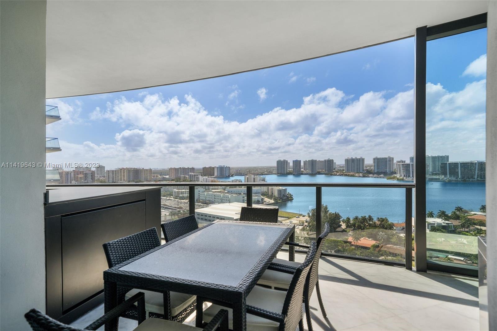 18555 COLLINS AVENUE COND - Residential Lease